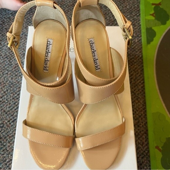 Charles by Charles David Icon Camel Patent Leather Criss Cross Strap Sandal Heel - Picture 3 of 7